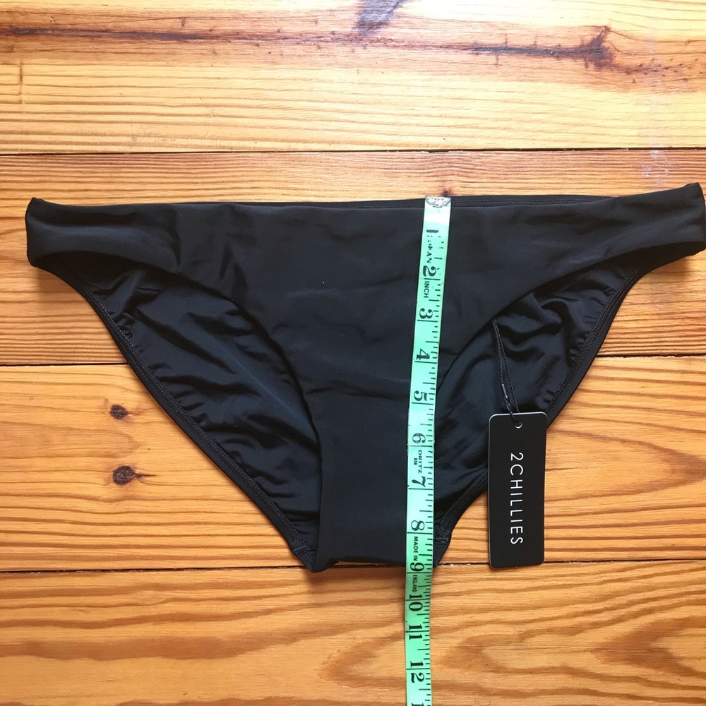 2Chillies Black White Abstract Bikini, NWT, L - Picture 7 of 13